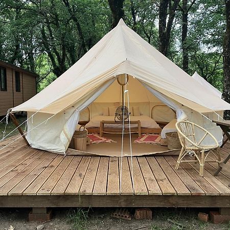 Camping Vila De Sarria Esterno foto